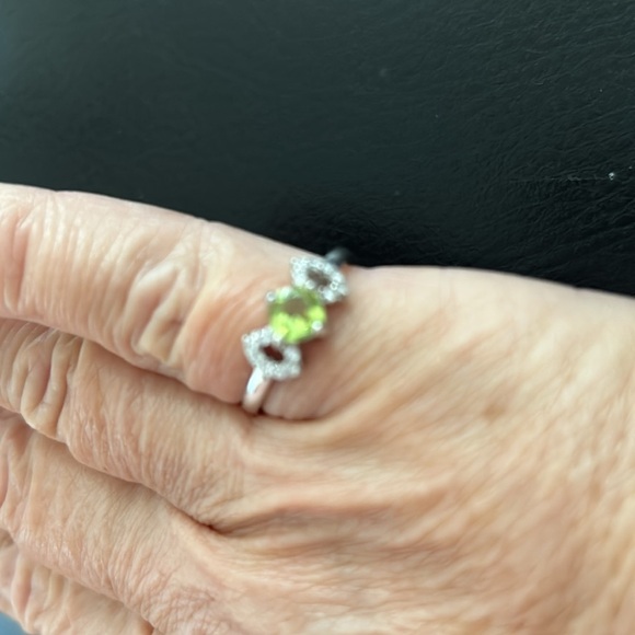 Jewelry - Stunning Brand New 925 Sterling Silver CZ Peridot Ring